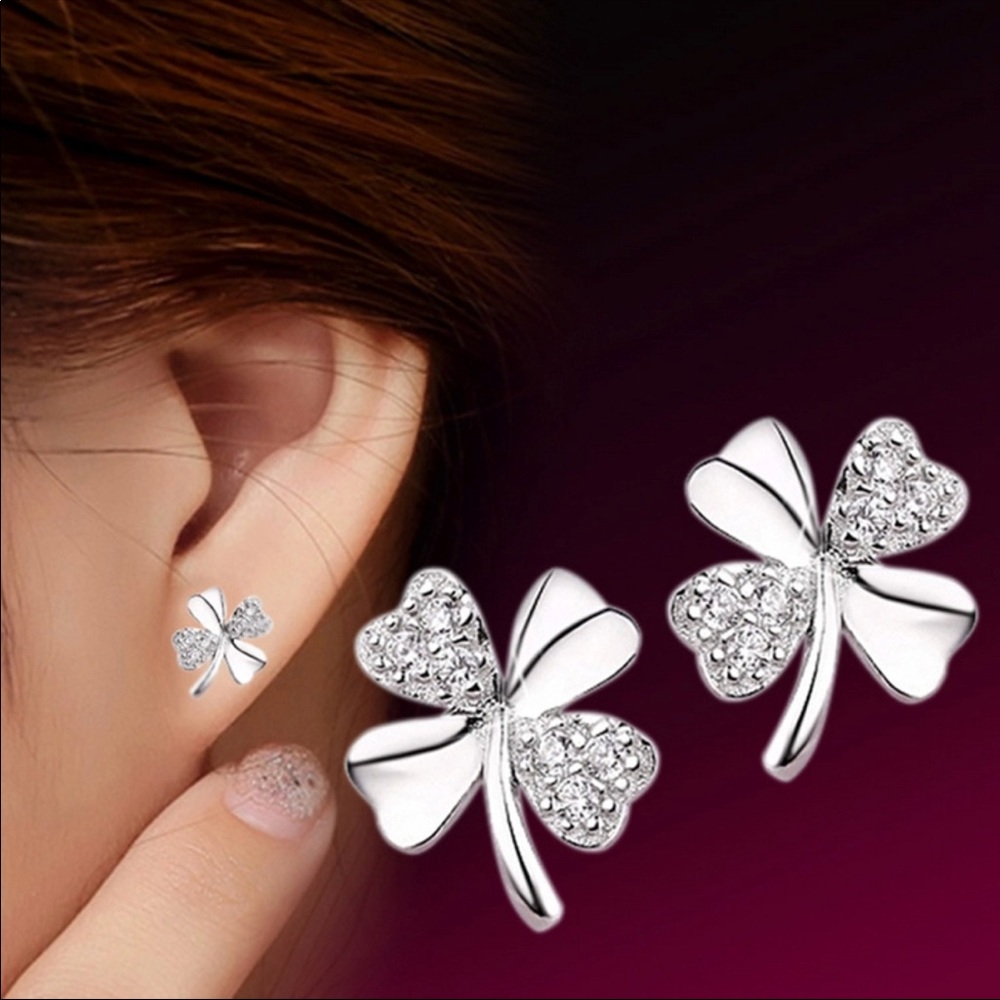 ☘️Sterling Silver Shamrock Earrings - Picture 3 of 5
